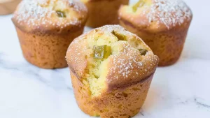 Muffins à la Rhubarbe _ La Recette Facile et Délicieuse