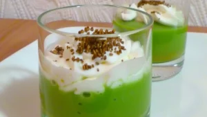 Panna Cotta de Petits Pois et Chantilly au Roquefort