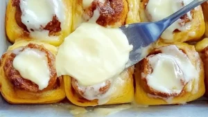 Cinnamon Rolls et Glaçage au Fromage Blanc