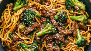 20-Minute-Garlic-Beef-and-Broccoli-Lo-Mein-The-Recipe-Critic