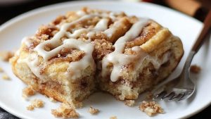 Apple-Crumb-Cinnamon-Rolls-Cookies-and-Cups